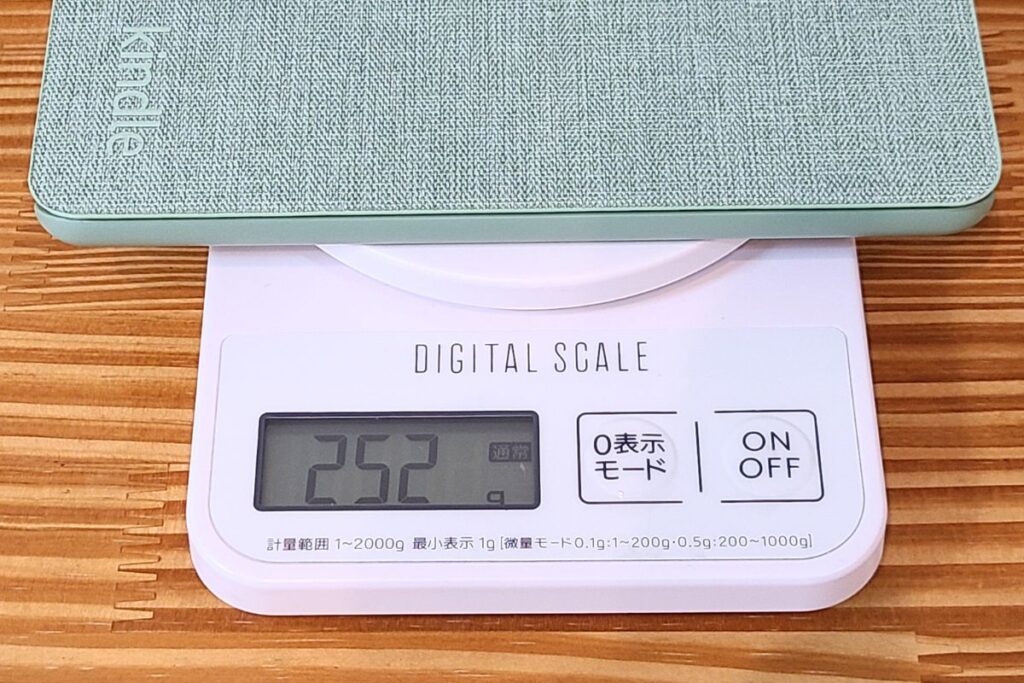 Kindle6インチモデル純正カバー本体と合わせると重量は252g