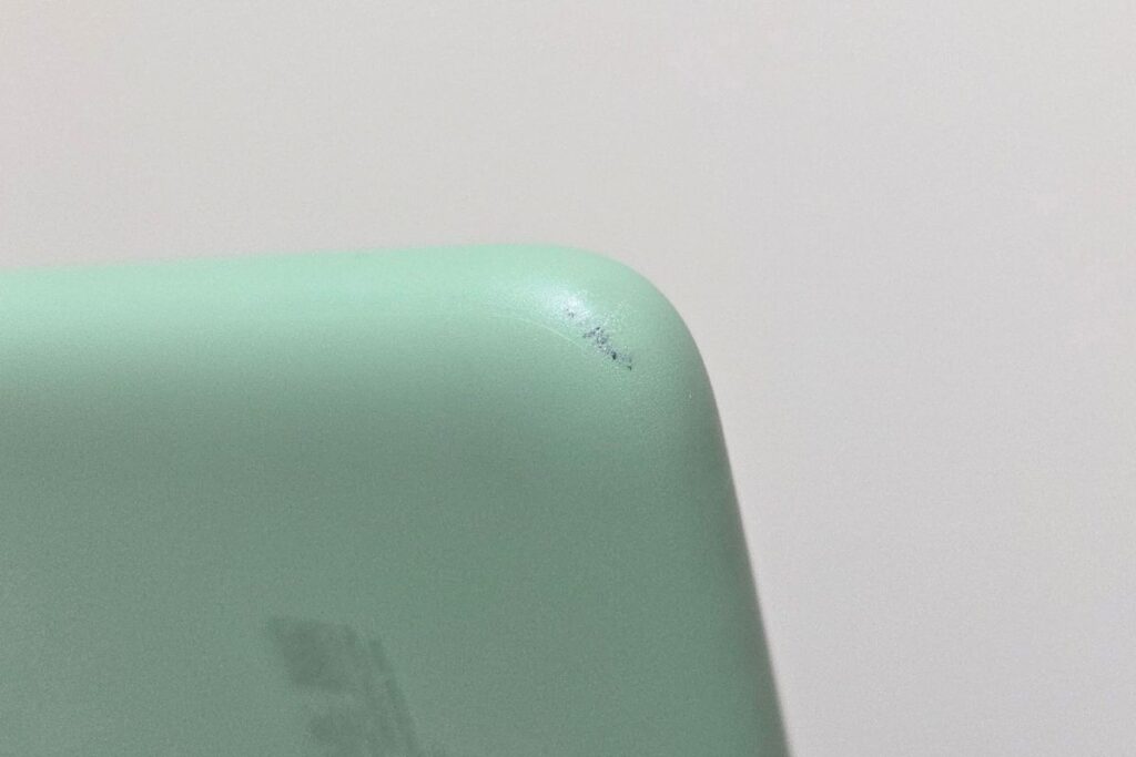 落として傷がついてしまった。